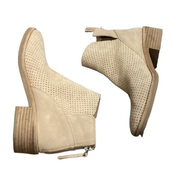 Dolce Vita PERFORATED ANKLE BOOTS Sz 6.5 Suede - Picture 8 of 12